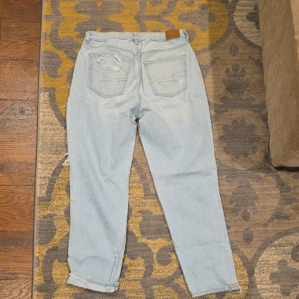 American Eagle Outfitters Light Blue Distressed Jeans - Picture 2 of 2